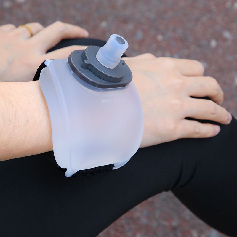 wrist water bottle4.jpg